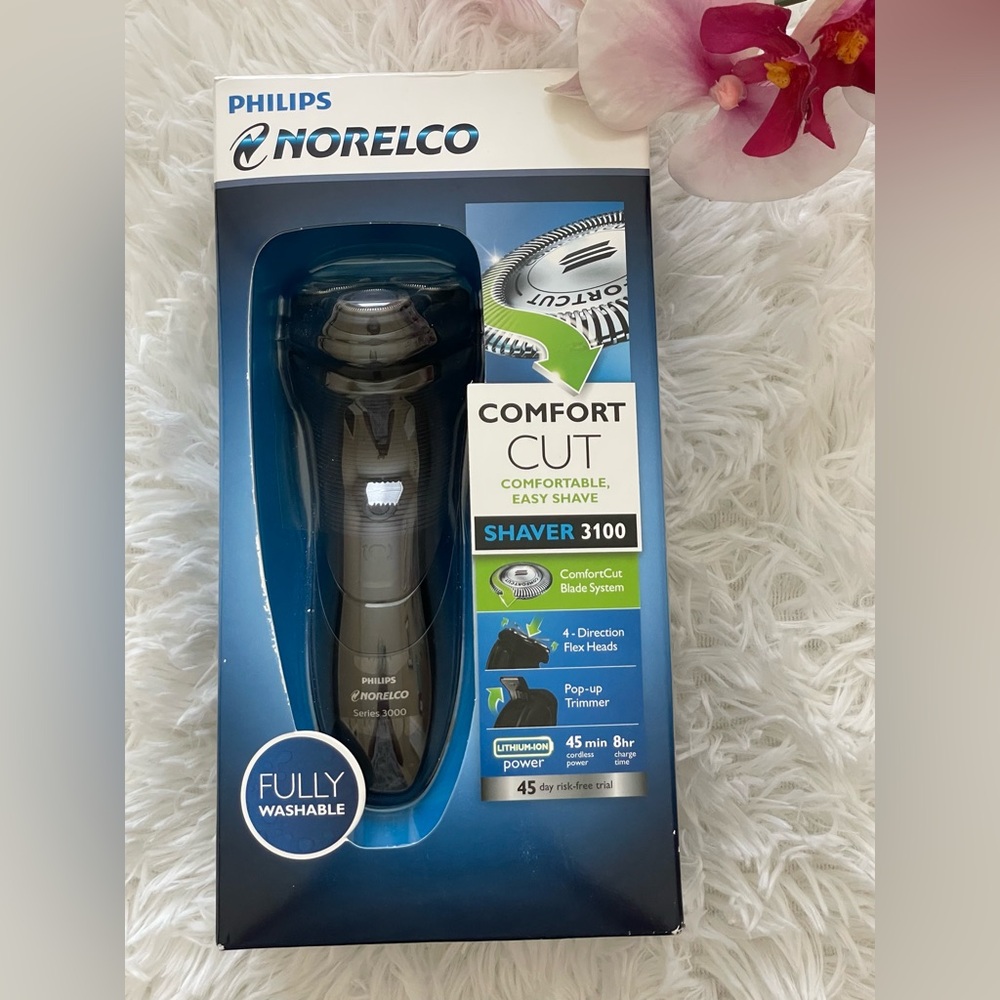 Philips Norelco Shaver 3100 comfortcut, 4-direction flex heads& pop-up trimmer